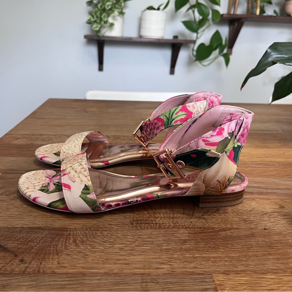TED BAKER LONDON LEEBAN FLORAL SANDAL